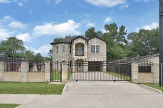 8107 Richland Drive, Houston, TX 77028