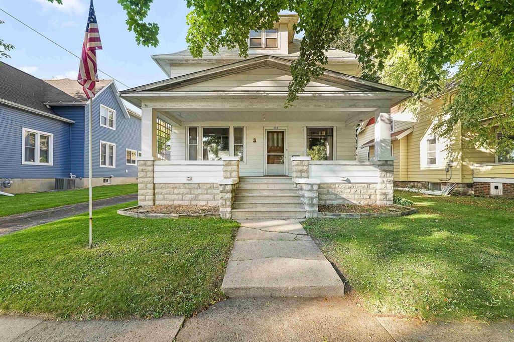 222 Henry Street, Beaver Dam, WI 53916