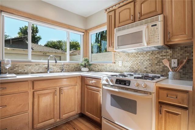 405 N Griffith Park, Burbank, CA 91506