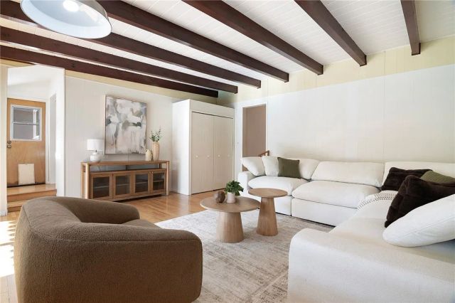 405 N Griffith Park, Burbank, CA 91506