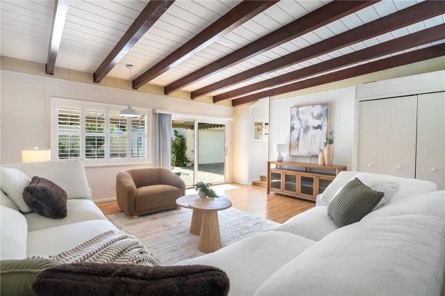 405 N Griffith Park, Burbank, CA 91506