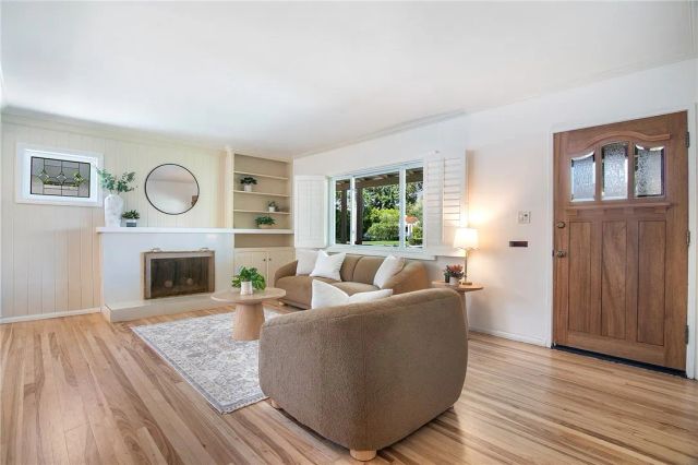 405 N Griffith Park, Burbank, CA 91506