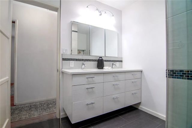 405 N Griffith Park, Burbank, CA 91506