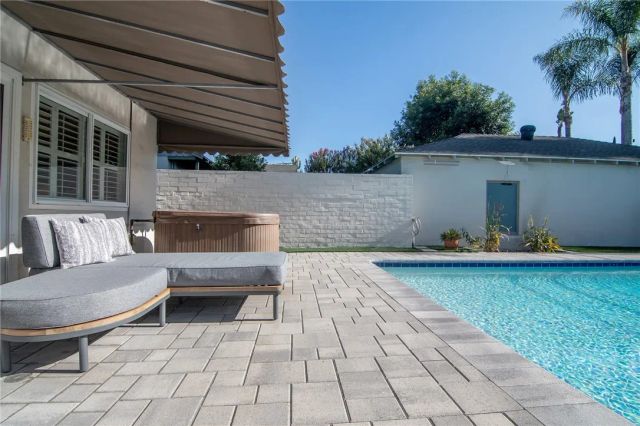 405 N Griffith Park, Burbank, CA 91506