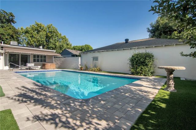 405 N Griffith Park, Burbank, CA 91506