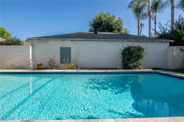 405 N Griffith Park, Burbank, CA 91506