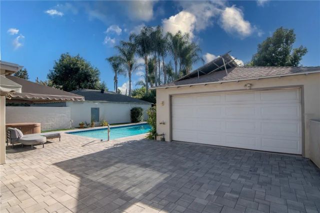 405 N Griffith Park, Burbank, CA 91506