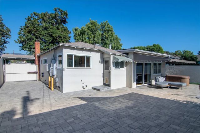 405 N Griffith Park, Burbank, CA 91506