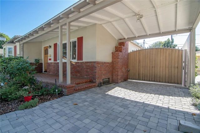 405 N Griffith Park, Burbank, CA 91506