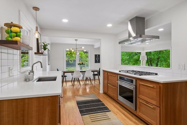 5700 Xerxes Avenue S, Edina, MN 55410