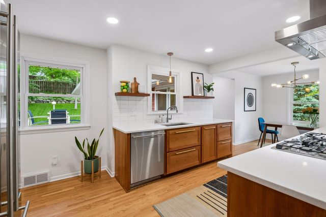 5700 Xerxes Avenue S, Edina, MN 55410