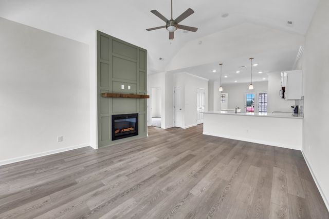 401 Blackjack Oak Ct, Clarksville, TN 37043