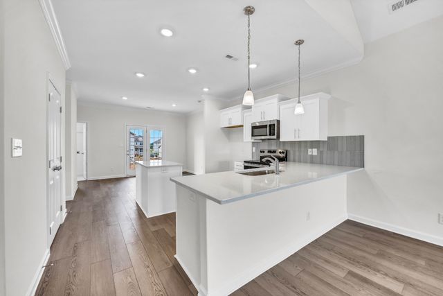 401 Blackjack Oak Ct, Clarksville, TN 37043