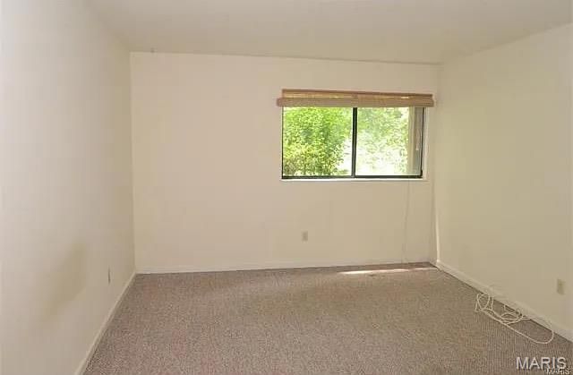 1410 Heritage Landing 105, St Charles, MO 63303