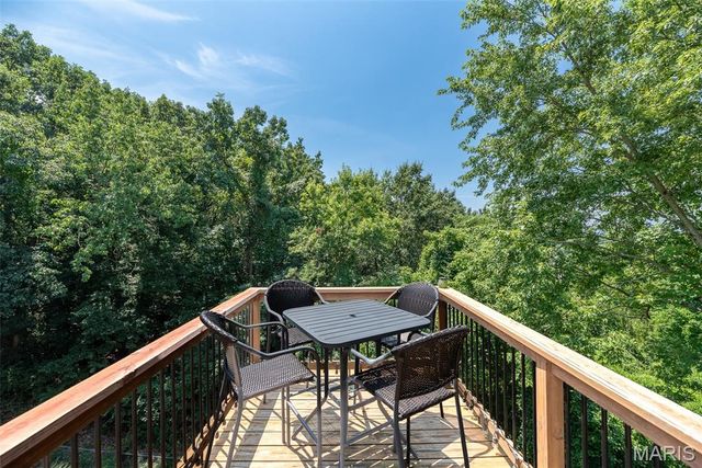 5929 Woodbrook Drive, St Louis, MO 63129