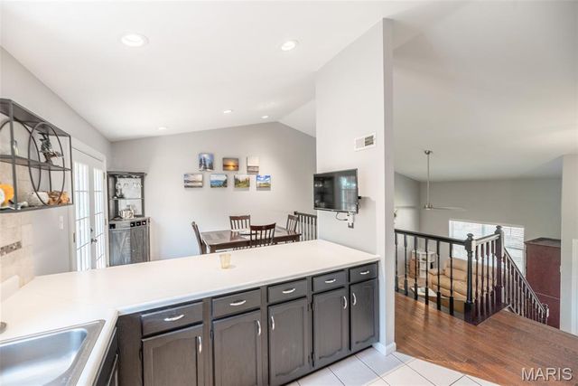 5929 Woodbrook Drive, St Louis, MO 63129