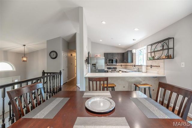 5929 Woodbrook Drive, St Louis, MO 63129