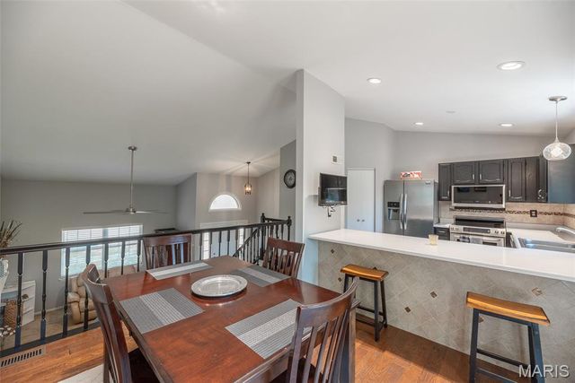 5929 Woodbrook Drive, St Louis, MO 63129