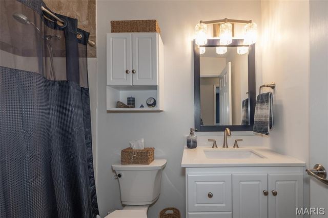 5929 Woodbrook Drive, St Louis, MO 63129