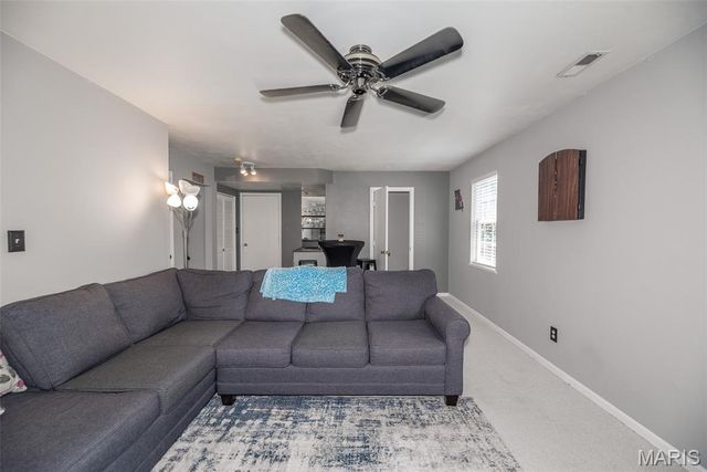 5929 Woodbrook Drive, St Louis, MO 63129