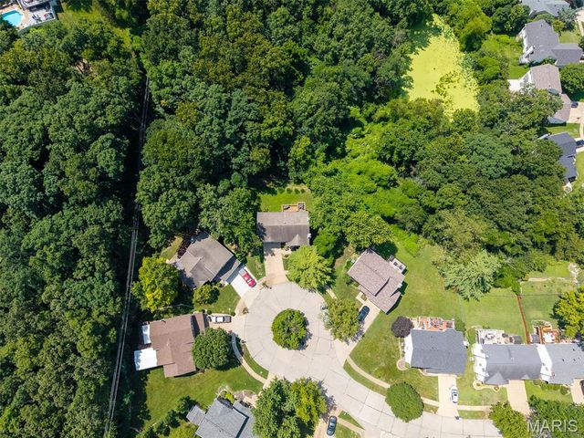 5929 Woodbrook Drive, St Louis, MO 63129