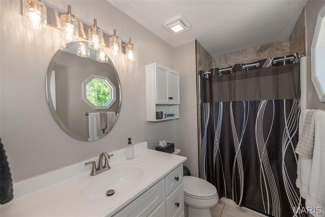 5929 Woodbrook Drive, St Louis, MO 63129
