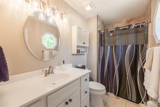 5929 Woodbrook Drive, St Louis, MO 63129