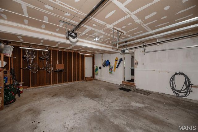 5929 Woodbrook Drive, St Louis, MO 63129