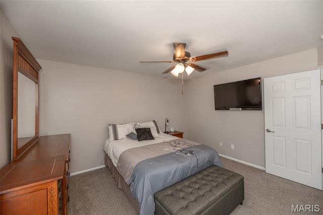 5929 Woodbrook Drive, St Louis, MO 63129
