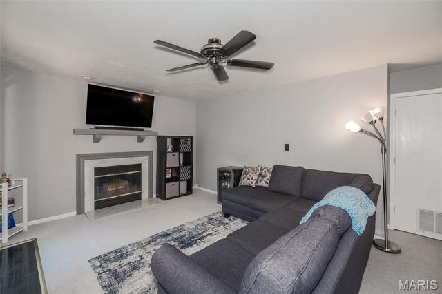 5929 Woodbrook Drive, St Louis, MO 63129