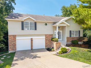 5929 Woodbrook Drive, St Louis, MO 63129