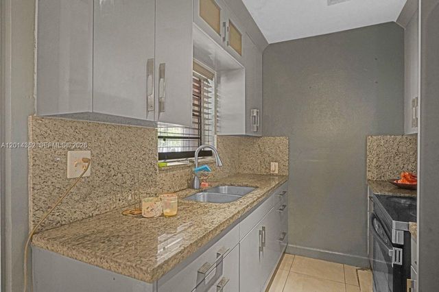 1379 NE 177th St, North Miami Beach, FL 33162