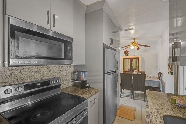 1379 NE 177th St, North Miami Beach, FL 33162