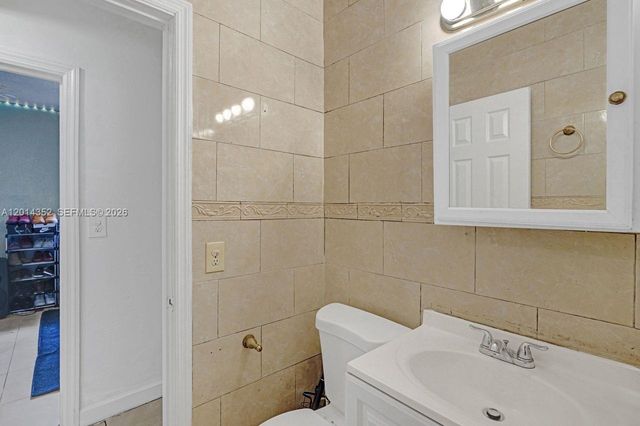 1379 NE 177th St, North Miami Beach, FL 33162