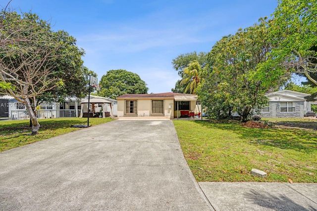 1379 NE 177th St, North Miami Beach, FL 33162