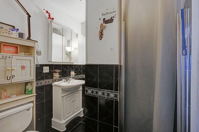 1379 NE 177th St, North Miami Beach, FL 33162