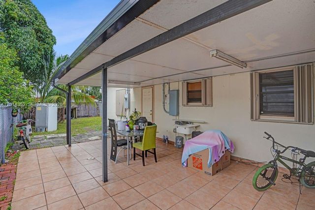 1379 NE 177th St, North Miami Beach, FL 33162