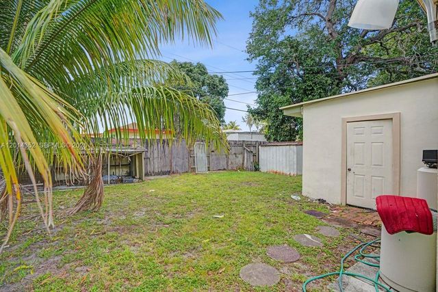 1379 NE 177th St, North Miami Beach, FL 33162