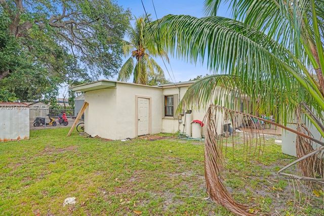 1379 NE 177th St, North Miami Beach, FL 33162