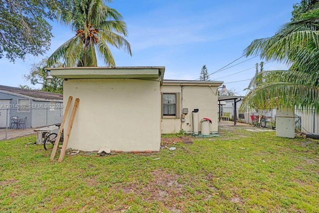 1379 NE 177th St, North Miami Beach, FL 33162