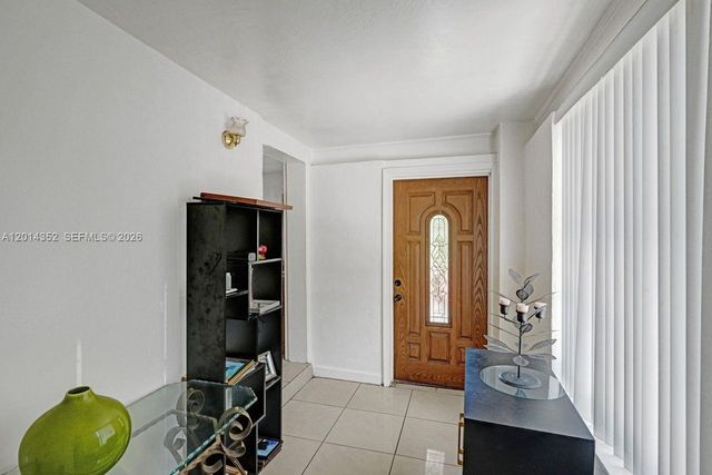 1379 NE 177th St, North Miami Beach, FL 33162
