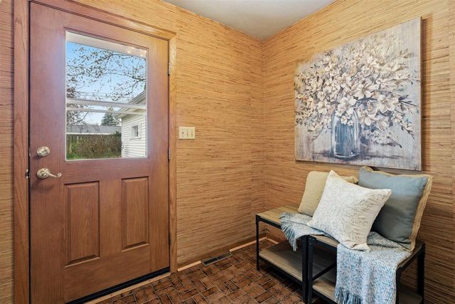 2717 N ELMWOOD COURT, Appleton, WI 54911