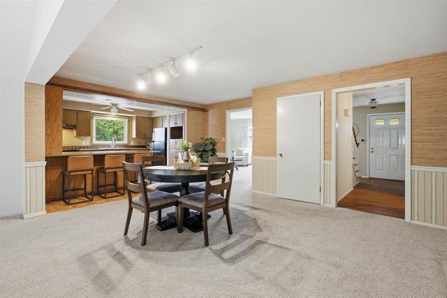 2717 N ELMWOOD COURT, Appleton, WI 54911