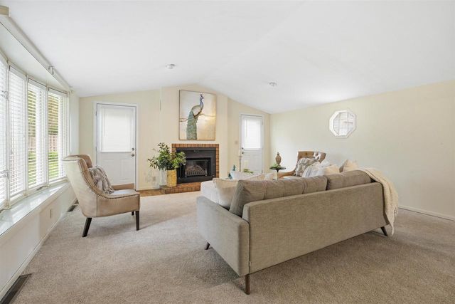 2717 N ELMWOOD COURT, Appleton, WI 54911