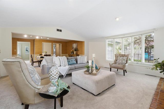 2717 N ELMWOOD COURT, Appleton, WI 54911
