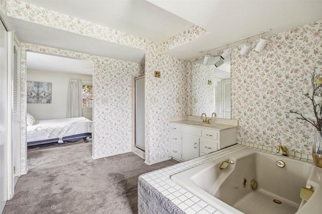 2717 N ELMWOOD COURT, Appleton, WI 54911