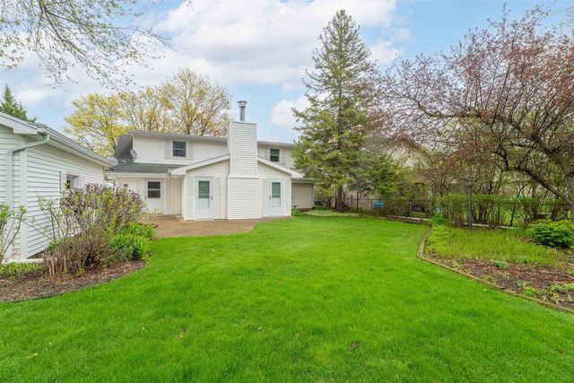 2717 N ELMWOOD COURT, Appleton, WI 54911