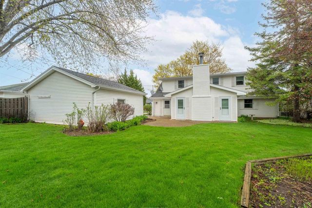 2717 N ELMWOOD COURT, Appleton, WI 54911