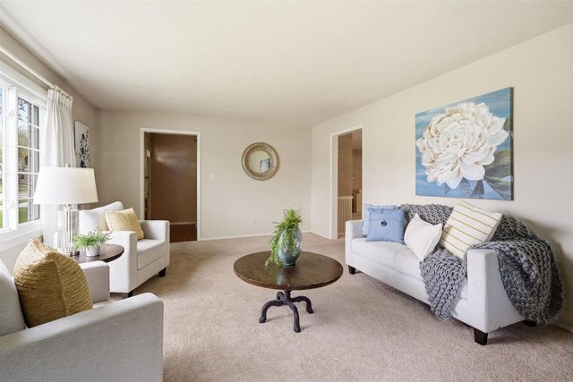 2717 N ELMWOOD COURT, Appleton, WI 54911