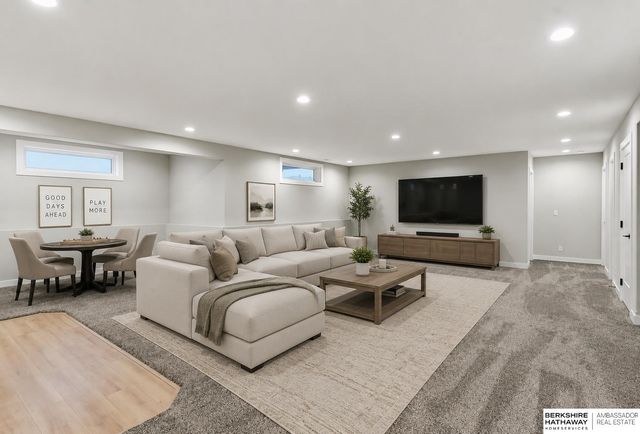 21723 Glenmore Drive, Gretna, NE 68028